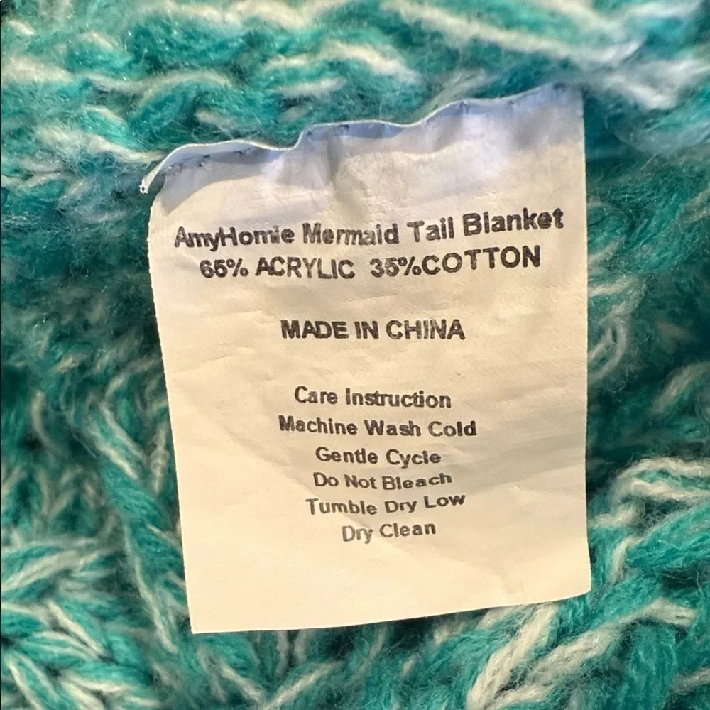 Homie Turquoise Mermaid Tail Blanket NWOT